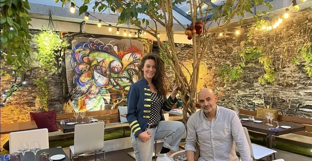 photo  tiphaine caillet et xavier landron proposent une terrasse intérieure à toit ouvrant l’été, chez les piplettes à la ville.  &copy;  ouest-france. 