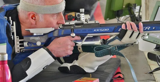 photo  eric trolet, d’argentan (orne), est champion de france senior 2 de tir à la carabine trois positions.  &copy;  fftir/p-c photographie 