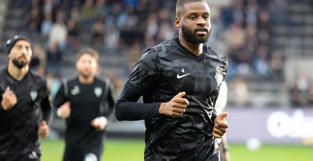 photo  ousmane camara.  &copy;  regine lemarchand 