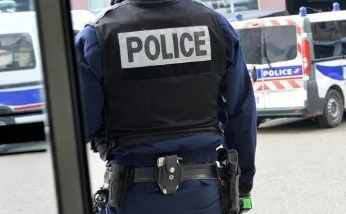photo  deux policiers auraient été blessés dans la confrontation. photo d’illustration.  &copy;  joel le gall/archives ouest-france 