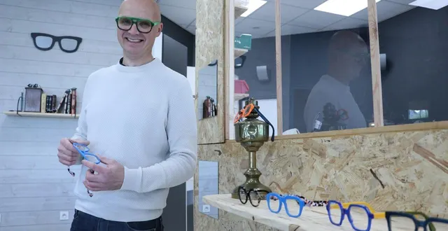 photo  le créateur de lunettes laurent desile vient d’ouvrir sa propre boutique à saint-hilaire-saint-florent.  &copy;  co 