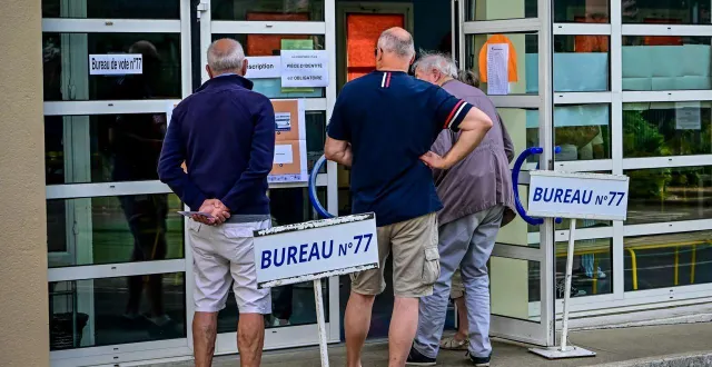 photo  les prochaines élections municipales se dérouleront au mois de mars.  &copy;  le maine libre - yvon loué 