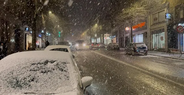 photo  les premiers flocons de neige de l’année sont tombés à flers, ce jeudi 20 novembre 2025 aux alentours de 18 h.  &copy;  ouest-france 