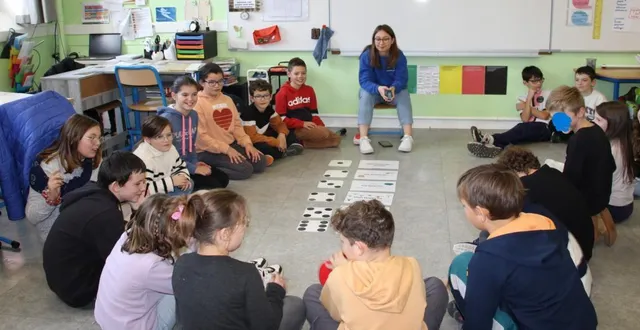 photo  avec michelle miedtank à la manœuvre, l’intervention a constitué une approche ludique et dynamique de l’allemand.  &copy;  ouest-france 