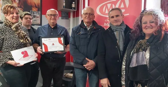 photo  sylvie floquet, valentin, salarié, romuald floquet, maître artisan charcutier, jacques prigent maire de trun, bruno balloche, président de la chambre des métiers et de l’artisanat de l’orne, patricia février, élue à la cma, coiffeuse à trun.  &copy;  ouest-france 