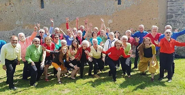 photo  les membres de la chorale, prêts à partager leur joie avec le public à bonnétable dimanche.  &copy;  le maine libre 