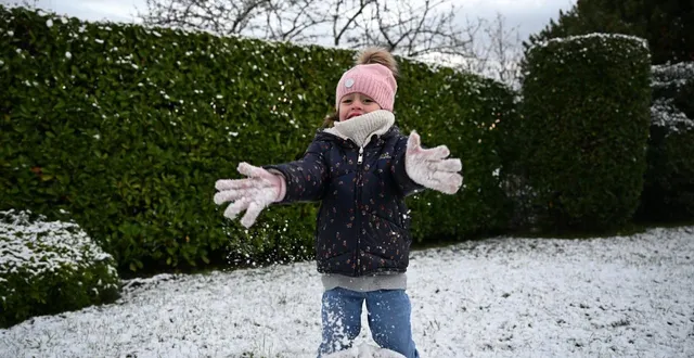 photo  la neige, une bonne raison de se lever plus tôt pour jouer !  &copy;  co - josselin clair 
