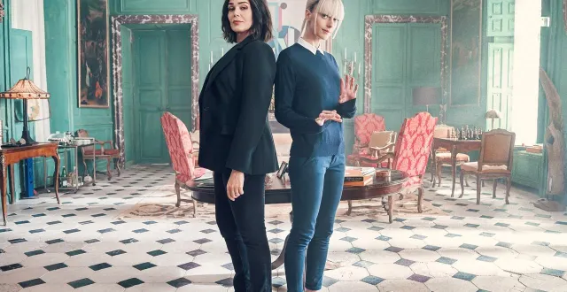 photo  lola dewaere et sara mortensen dans la saison 6 de «astrid et raphaëlle».  &copy;  patrick fouque - france télévisions - jla 