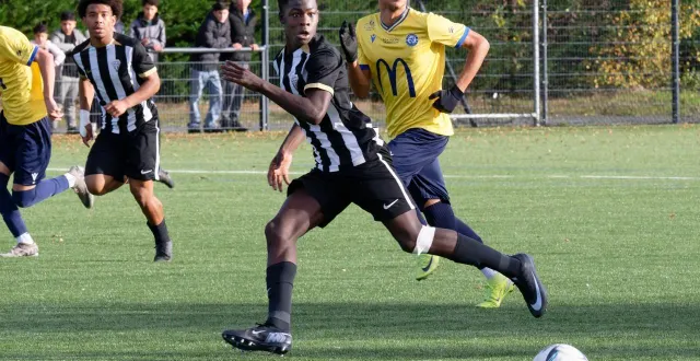 photo  mamadou diallo.  &copy;  françois maisonneuve 