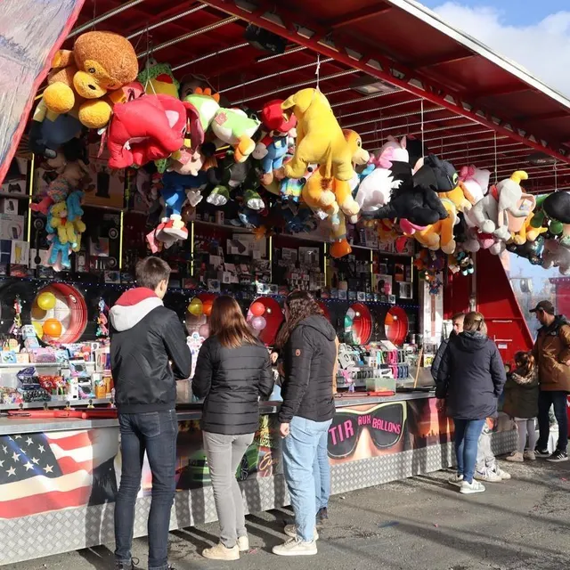 photo la fête foraine est présente à sablé-sur-sarthe du samedi 22 au dimanche 30 novembre 2025.  ©  archives ouest-france