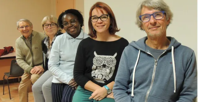 photo  les acteurs, jean-marc, virginie, bertille et marie-jo. au fond le metteur en scène guy moget.  &copy;  ouest-france 