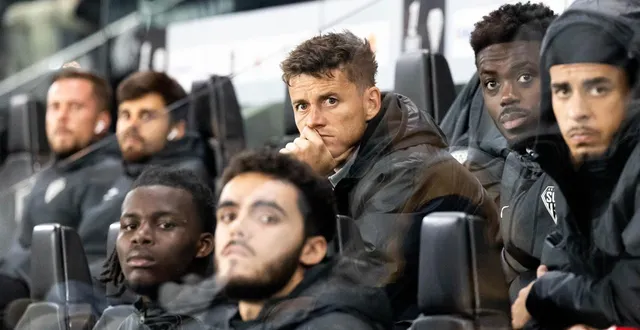 photo  pierrick capelle et abdoulaye bamba (au centre) gardent un rôle important dans le vestiaire angevin cette saison.  &copy;  regine lemarchand 