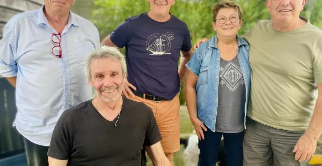 photo  de gauche à droite : louis-marie bosseau, michel bouyer, pascal even, suzanne evenisse et michel evenisse, les pionniers de l’association pour la valorisation de l’espace thomson angers.  &copy;  ouest-france 