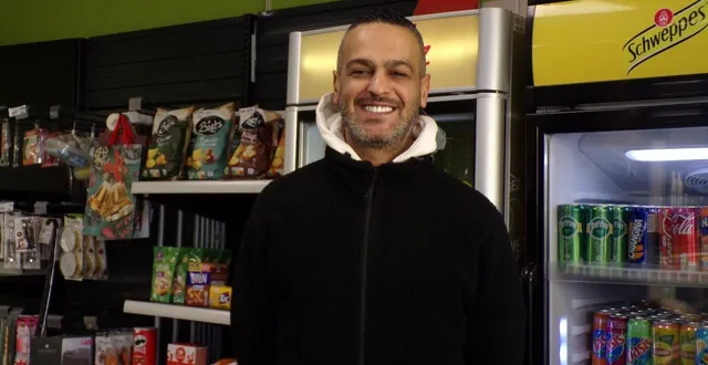 photo  karim charmi, changéen et nouveau gérant, remet en cause l’ouverture du proxi à changé.  &copy;  le maine libre 