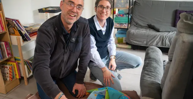 photo  rachel et yoann jarnier sont assistants familiaux. ils ont chacun en charge deux enfants.  &copy;  elsa rancel, ouest-france 