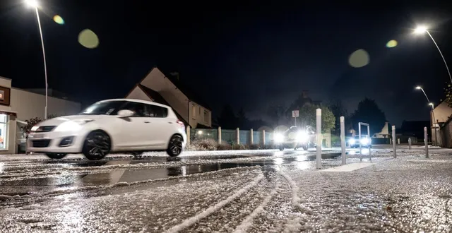 photo  du verglas devrait rester encore samedi avant une hausse des températures dimanche.  &copy;  martin roche / ouest-france 