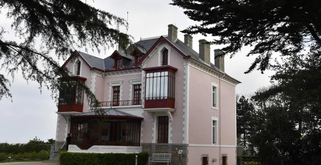 photo  le musée christian dior, maison d’enfance du futur parfumeur, à granville.  &copy;  jean-michel niester, archives ouest-france 