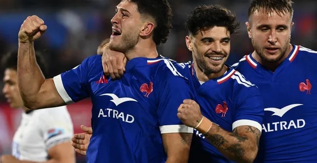 photo  nicolas depoortere, romain ntamack et anthony jelonch lors de la victoire contre les fidji.  &copy;  philippe lopez / afp 