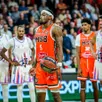 photo  shannon bogues (balle en main) contre paris, le 6 octobre 2025, lors de la rencontre de la 2e journée de betclic élite à antarès. 