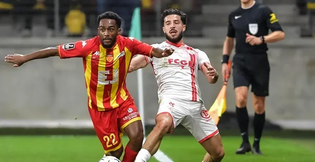 photo  rien ne semble arrêter les manceaux (ici lucas calodat face à nancy), désormais cinquièmes de ligue 2.  &copy;  archives simon torlotin / ouest-france 