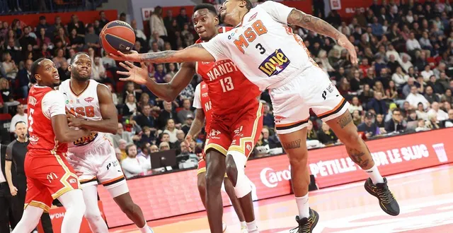 photo  ici à la lutte aux rebonds, travante williams, immédiatement adroit, a lancé le mans sur les bons rails.  &copy;  photopqr/l’est republicain. 