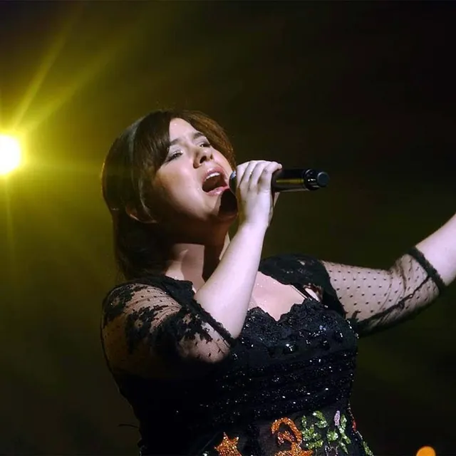 photo en 2006, magalie vaé, gagnantes de la saison 5 était sur la scène d’antarès avec les autres élèves de la star academy.  ©  archives