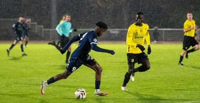 photo  malgré la pluie et le froid, junior abdourahamani et les bressuirais n’ont rien lâché.  &copy;  co- thomas nyd 