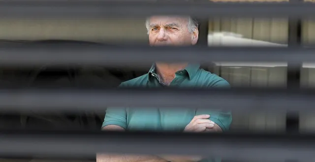 photo  l’ex-président du brésil jair bolsonaro dans sa résidence à brasilia, le 11 septembre 2025. il a été placé en détention provisoire le 22 novembre 2025.  &copy;  afp / sergio lima 