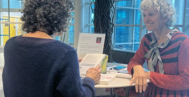 photo  véronique froger, autrice sous le nom de véra fruger, a présenté deux livres.  &copy;  co 