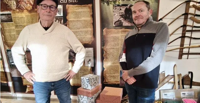 photo  alain gossart de la fondation jean-jousse et jean-marc lavault du comité des fêtes.  &copy;  le maine libre 