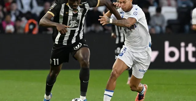 photo  porté par sa jeunesse galopante, ici sidiki chérif, angers sco traverse une bonne passe.  &copy;  jérôme fouquet/ouest-france. 