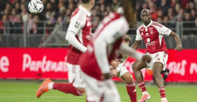 photo  les brestois doivent redevenir plus costauds dans les duels.  &copy;  thierry creux / ouest-france 