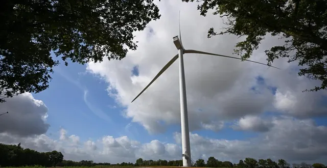 photo  la seconde enquête publique concernant le projet de parc éolien de longuenée – grez-neuville s’achève ce mardi 25 novembre 2025  &copy;  illustration co – josselin clair 