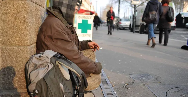 photo  il sera bientôt de faire des dons dématérialisés en faveur des personnes sans domicile fixe.  &copy;  archives po - nathalie bourreau 
