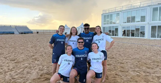 photo  au 2e rang, de gauche à droite : hélène courdoisy, julie ménard, ulysse rouillard, et chloé ollivier. au 1er rang, de gauche à droite : marine benoist, rémy dauvois et lyla petitbon.  &copy;  les manchots le mans 