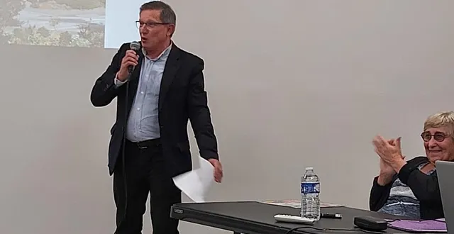 photo  olivier de carrara, responsable de l’antenne d’argentan (orne) de l’université inter-âges.  &copy;  ouest-france 