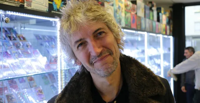 photo  julien bardakoff, ici à la boutique pikaplasma d’avrillé (maine-et-loire), près d’angers, ce samedi 22 novembre 2025, est suivi par plus de 100 000 personnes sur les réseaux sociaux.  &copy;  ouest-france 