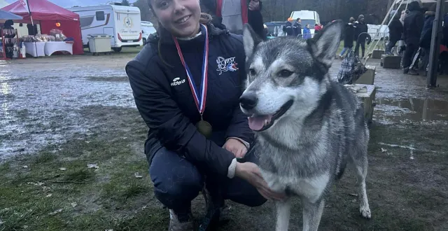 photo  louann fraiche, 17 ans, et son husky ghost sont arrivés premiers de leur catégorie vtt monochien.  &copy;  le maine libre 