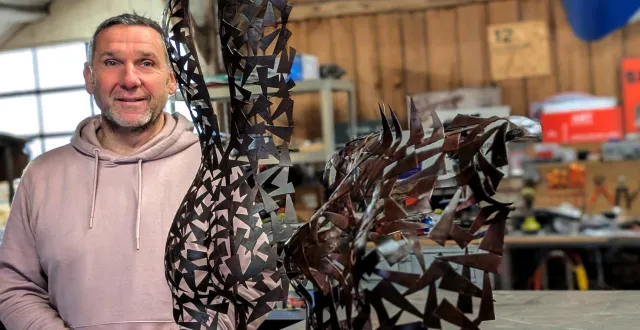 photo  ludovic gaudrée, artisan d’art, représentait le savoir-faire des pays de la loire au salon made in france.  &copy;  ouest-france 