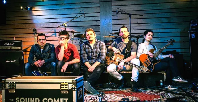 photo  le groupe the sound comet lors d’un enregistrement.  &copy;  the sound comet 