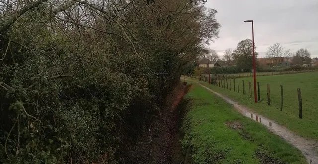 photo  des vols de câbles de cuivre ont eu lieu au bord de la sente menant à la guierche.  &copy;  le maine libre 