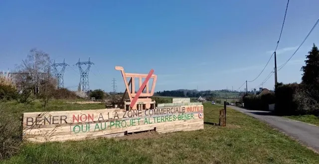 photo  les riverains et amis de béner restent attentifs quant à l’avenir du site sur lequel devait s’implanter une zone commerciale.  &copy;  archives le maine libre 