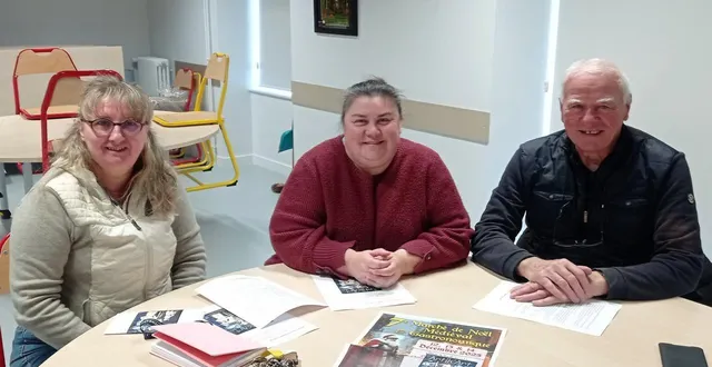 photo  marie-laure prod’homme, secrétaire ; nathalie sauré et marcel folliot, coprésidents de l’association les médiévales, lors de la présentation du programme du prochain marché de noël médiéval et gastronomique, des 12, 13 et 14 décembre.  &copy;  ouest-france 