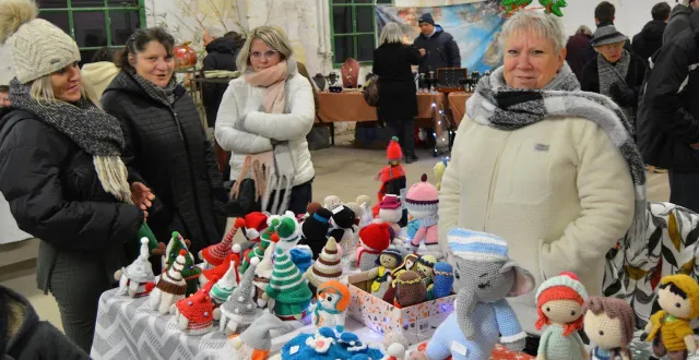photo  l’un des très beaux stands au marché de noël aux moulins de paillard l’an dernier.  &copy;  archives ouest-france 