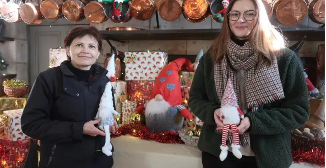 photo  marché de noël au château de montgeoffroy.  &copy;  co – agathe le nueff 