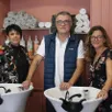photo désormais rebaptisé « divin’mans », la nouvelle patronne du salon de coiffure (à droite) succède à bruno leblanc et conserve la salariée, jennifer grassin.