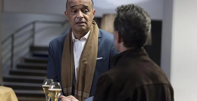 photo  yannick noah dans « mort sur terre battue » sur france 2.  &copy;  © philippe le roux - france télévisions - neyrac productions 