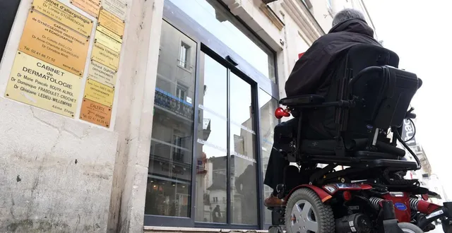 photo  de nombreux lieux, privés ou publics, restent difficiles d’accès pour les personnes à mobilité réduite.  &copy;  archives co - laurent combet 