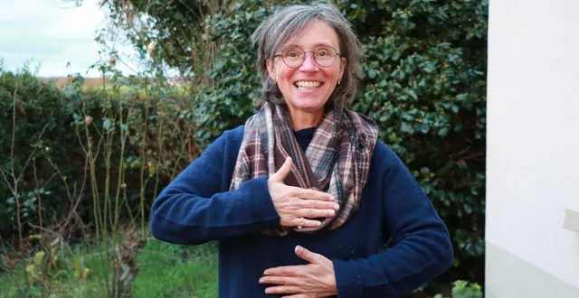 photo  marie-claude petitjouan, interprète français – langue des signes, prend beaucoup de plaisir dans son métier.  &copy;  ouest-france 