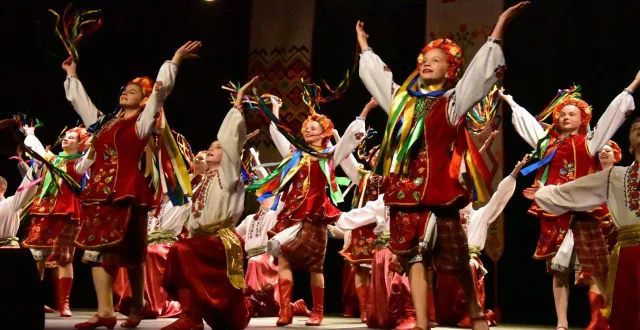 photo  les danseurs ukrainiens seront sur scène mercredi prochain.  &copy;  co 